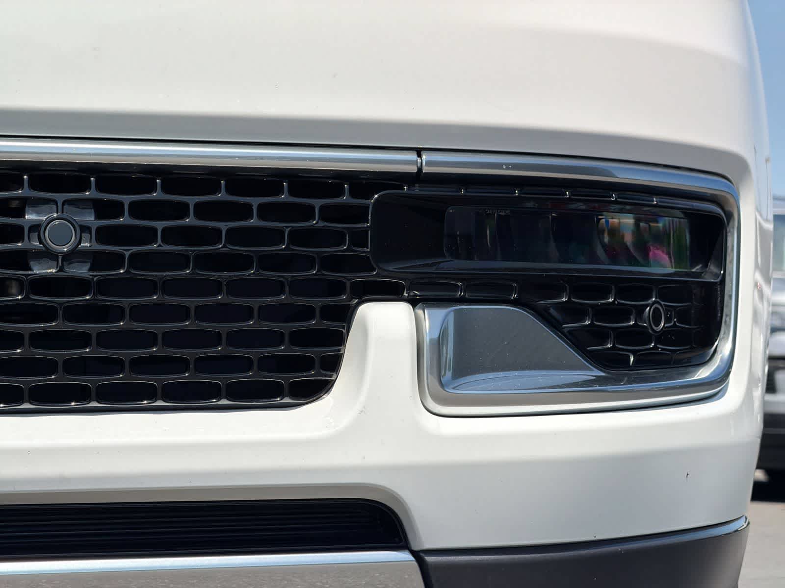 Thumbnail: 2022 Jeep Wagoneer - 10