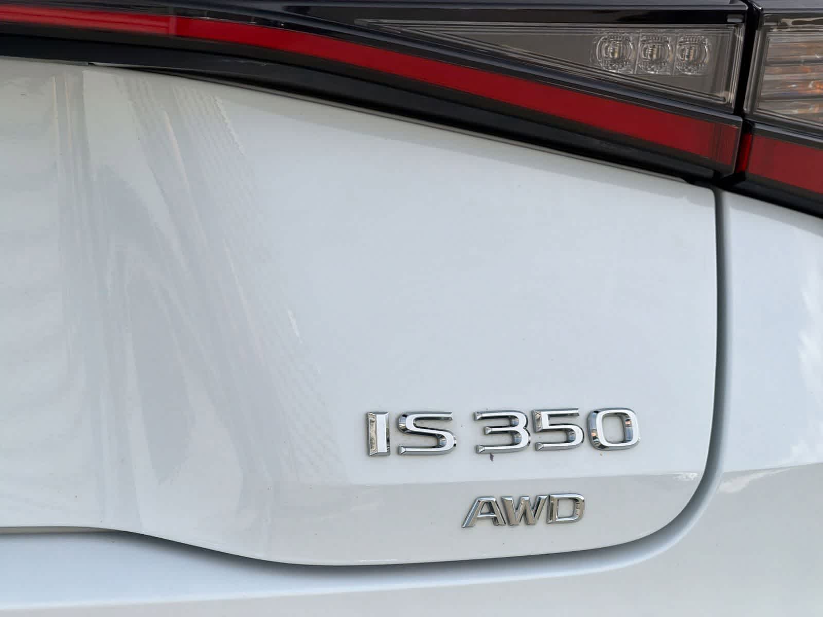 Thumbnail: 2022 Lexus IS - 13