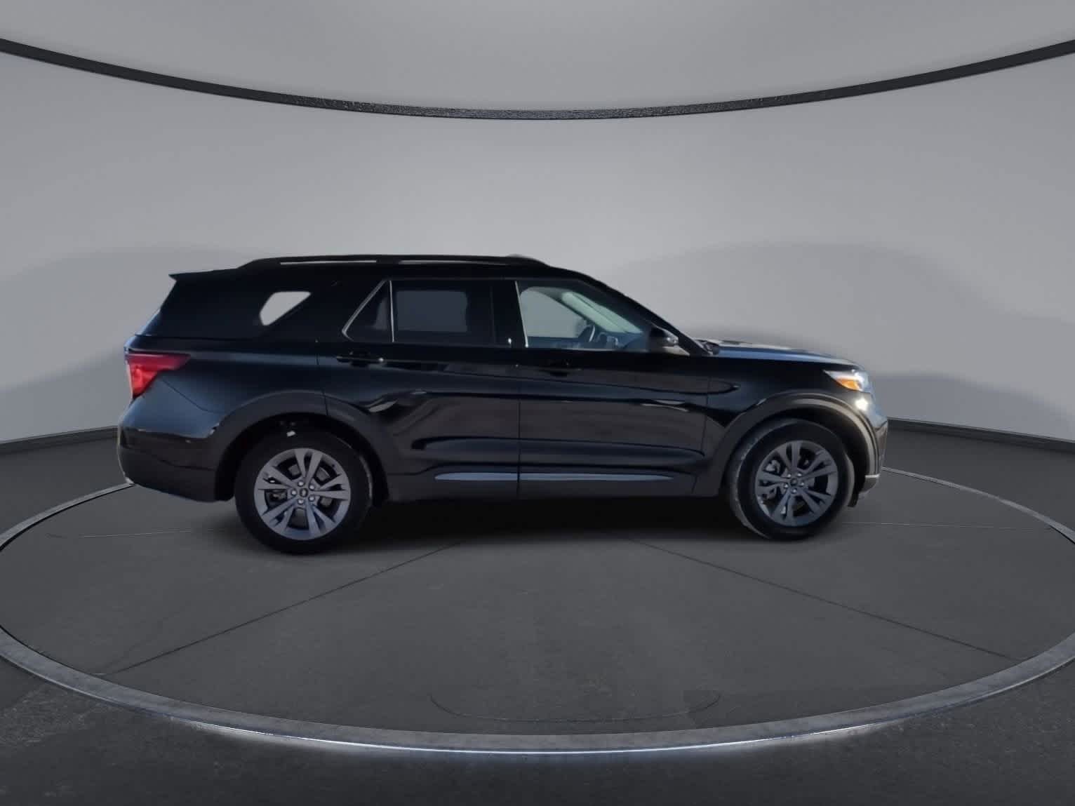 Thumbnail: 2022 Ford Explorer - 9