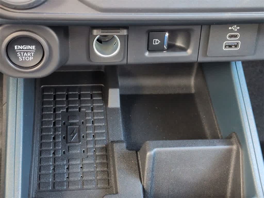 Thumbnail: 2025 Ford Maverick - 32