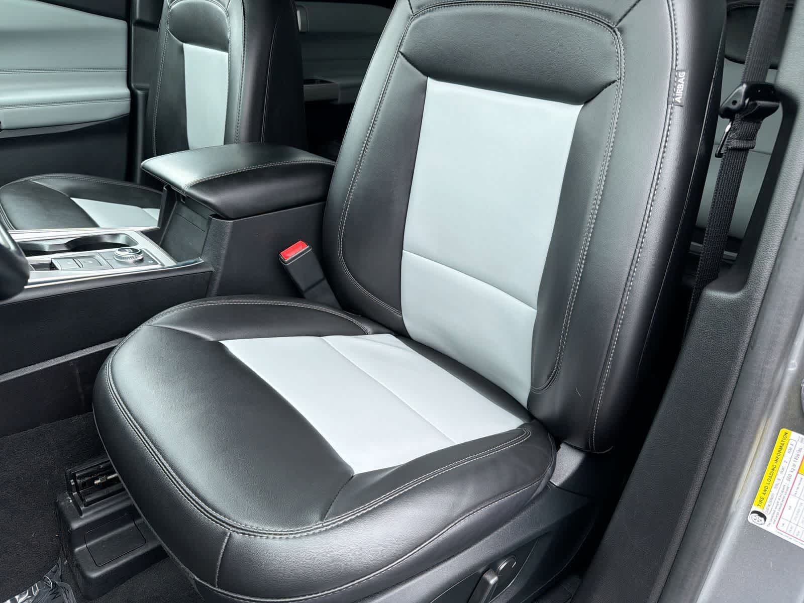 Thumbnail: 2022 Ford Explorer - 17