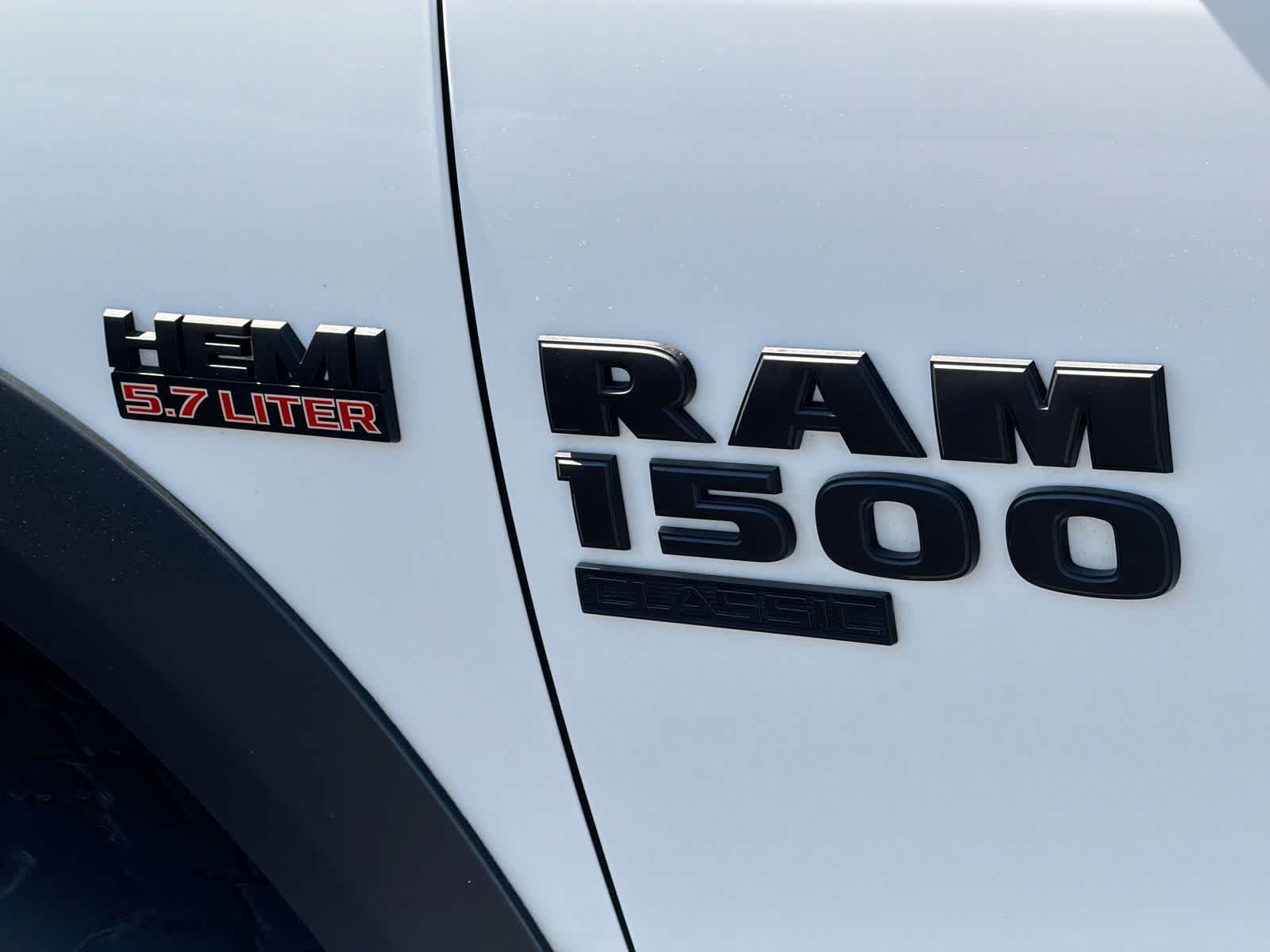 Thumbnail: 2019 RAM 1500 Classic - 13