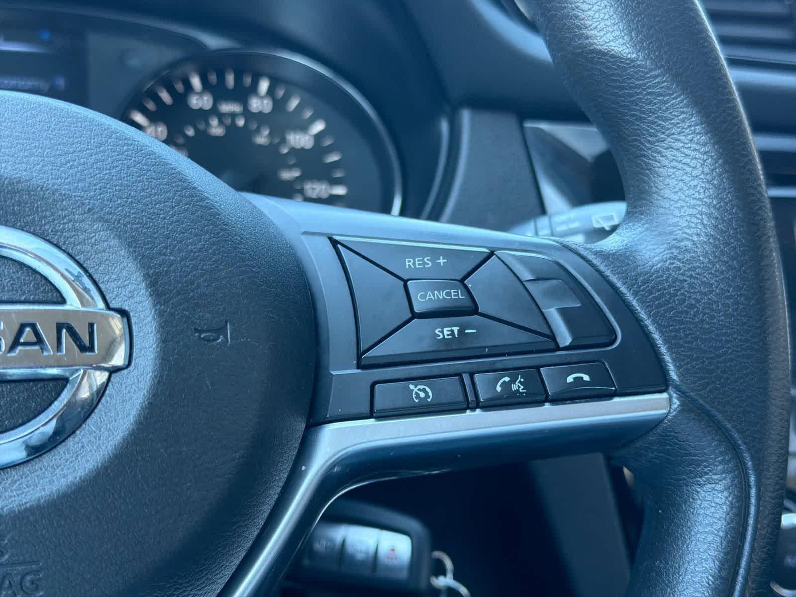 Thumbnail: 2017 Nissan Rogue - 25