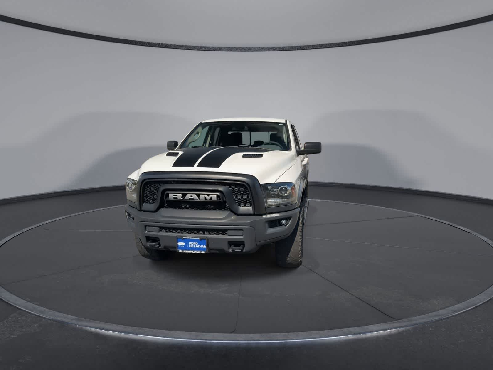 Thumbnail: 2019 RAM 1500 Classic - 3