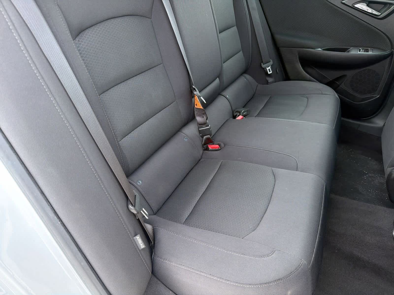 Thumbnail: 2017 Chevrolet Malibu - 21