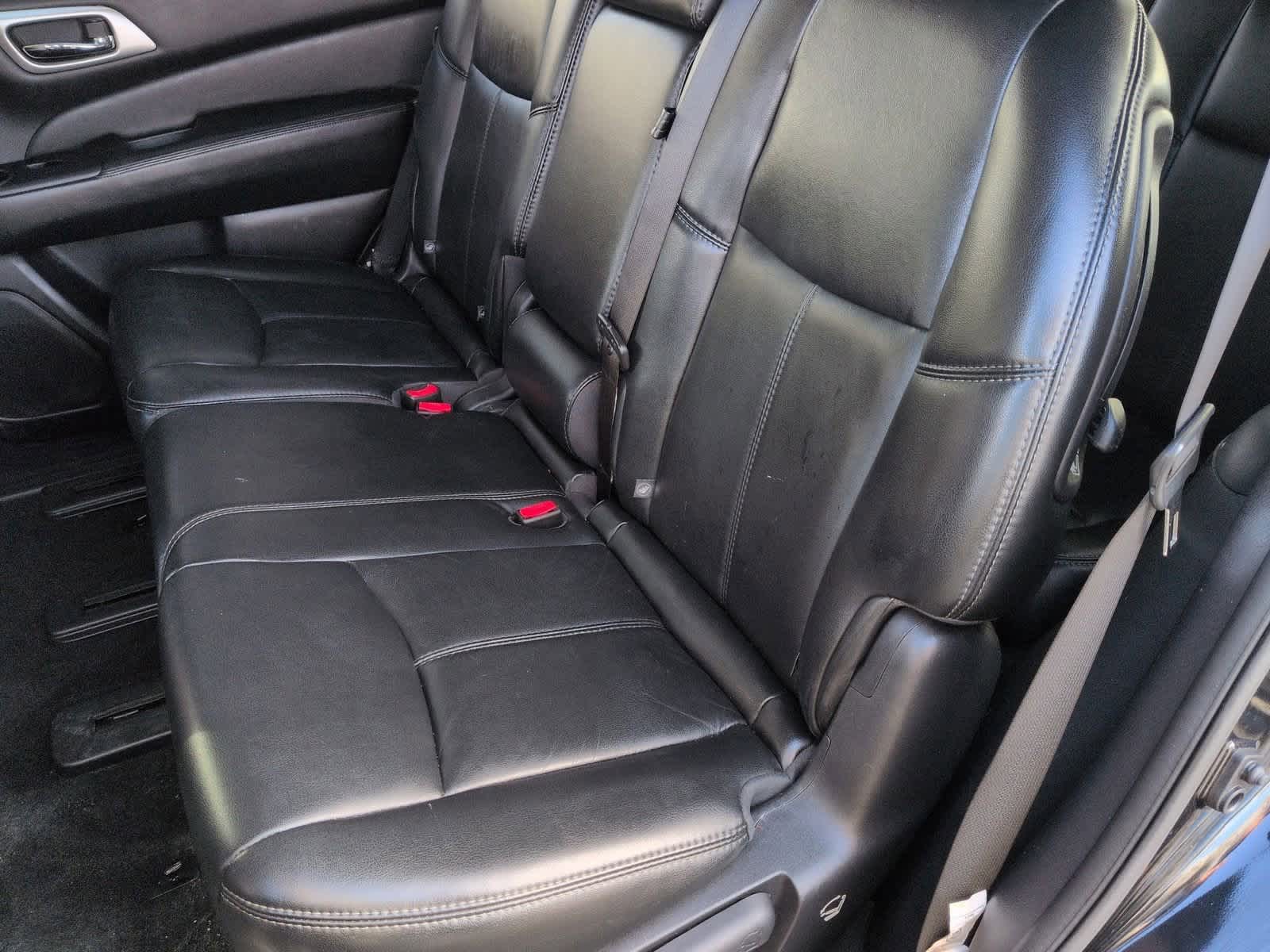 Thumbnail: 2016 Nissan Pathfinder - 20