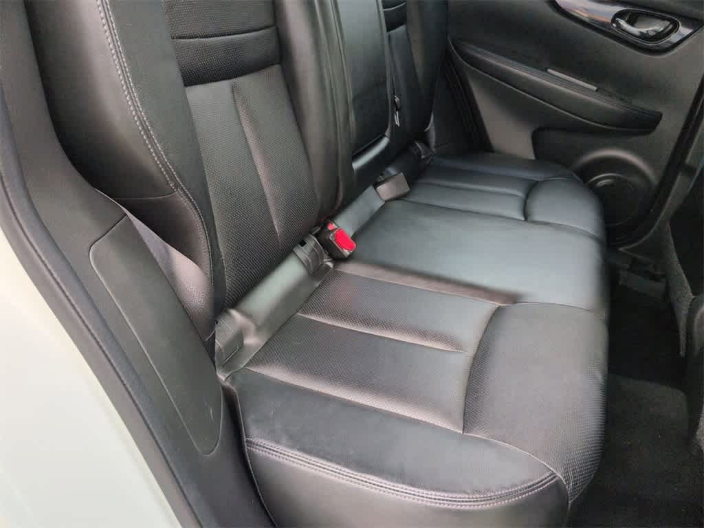 Thumbnail: 2017 Nissan Rogue Sport - 21