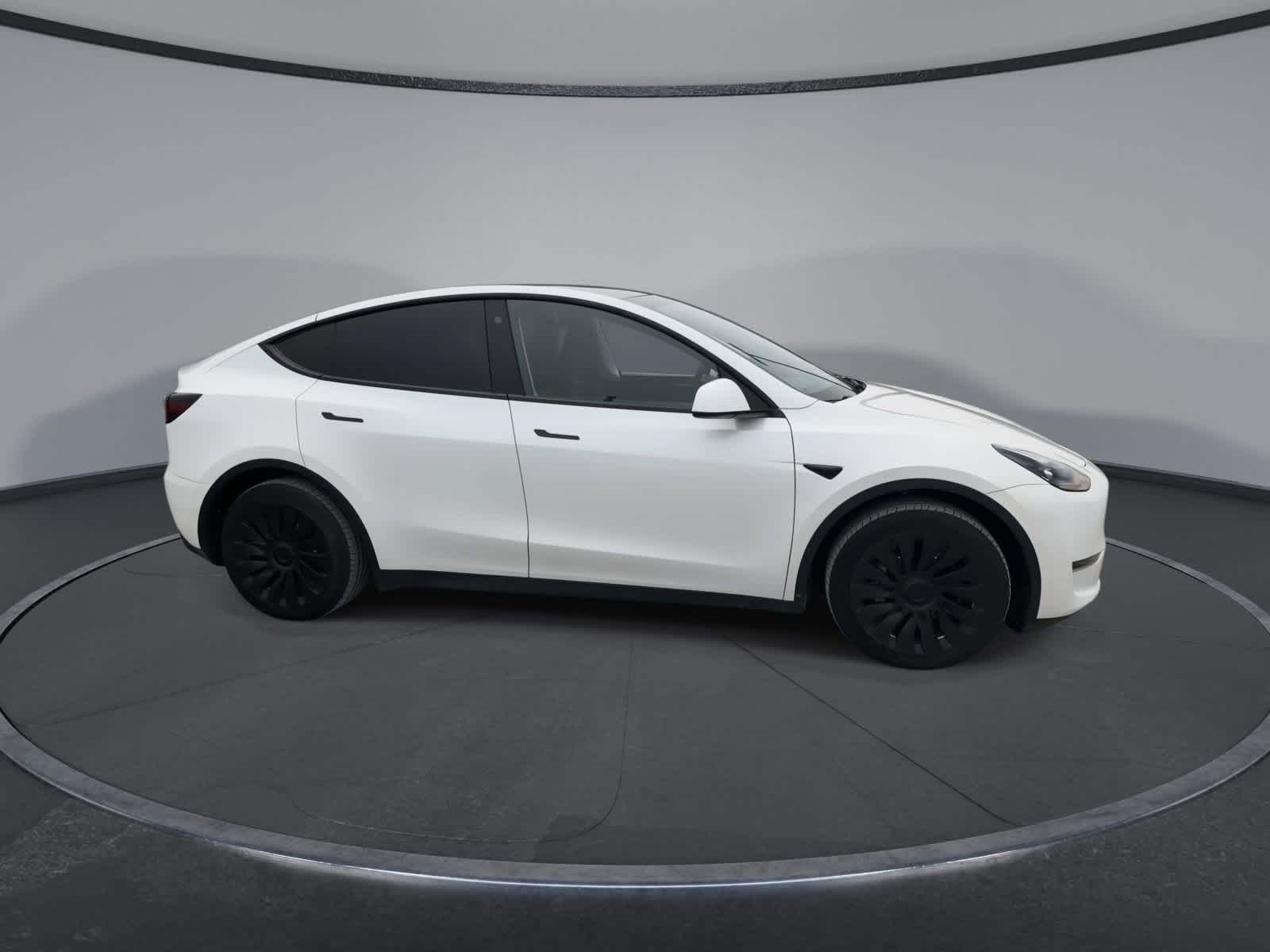Thumbnail: 2022 Tesla Model Y - 9