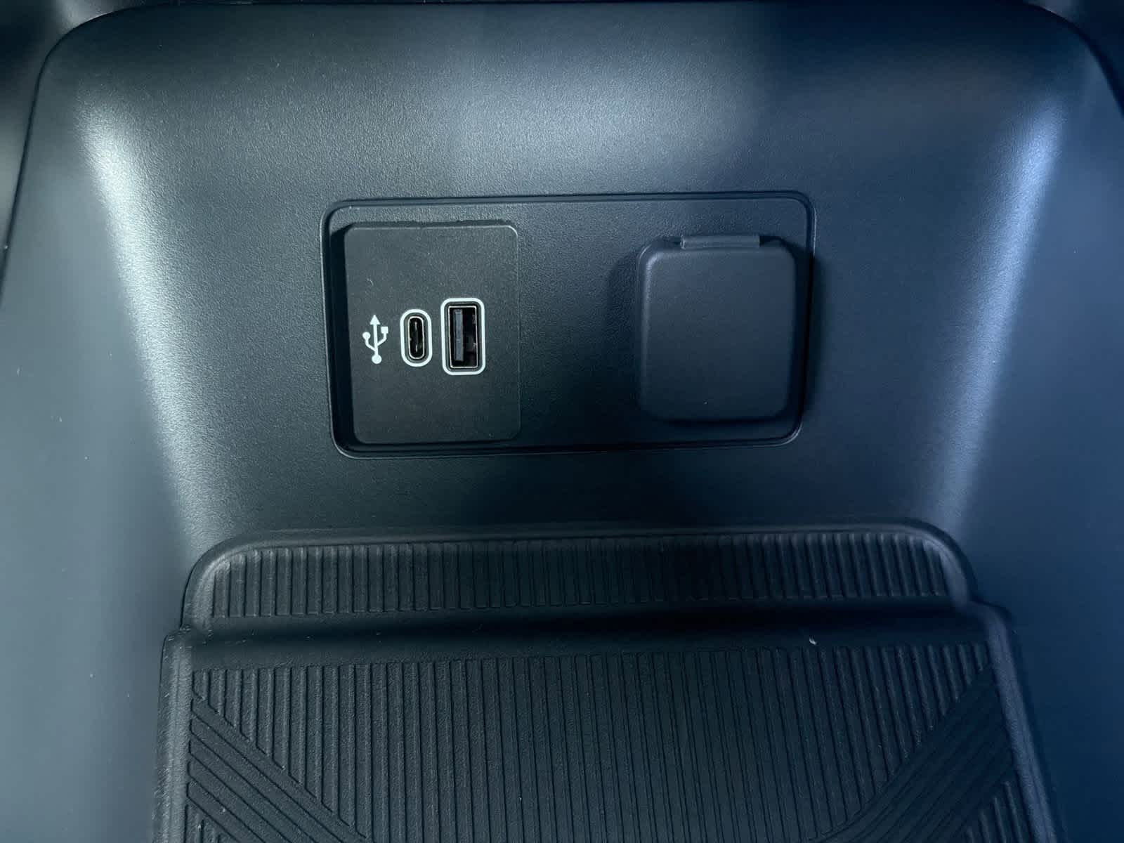 Thumbnail: 2026 Ford Explorer - 34