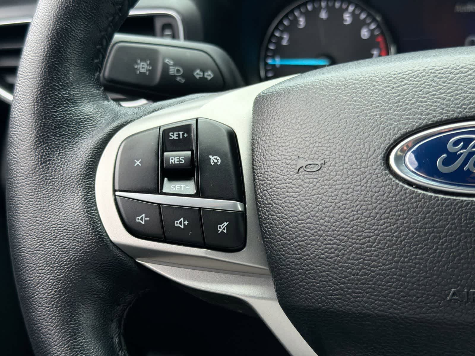 Thumbnail: 2022 Ford Explorer - 24