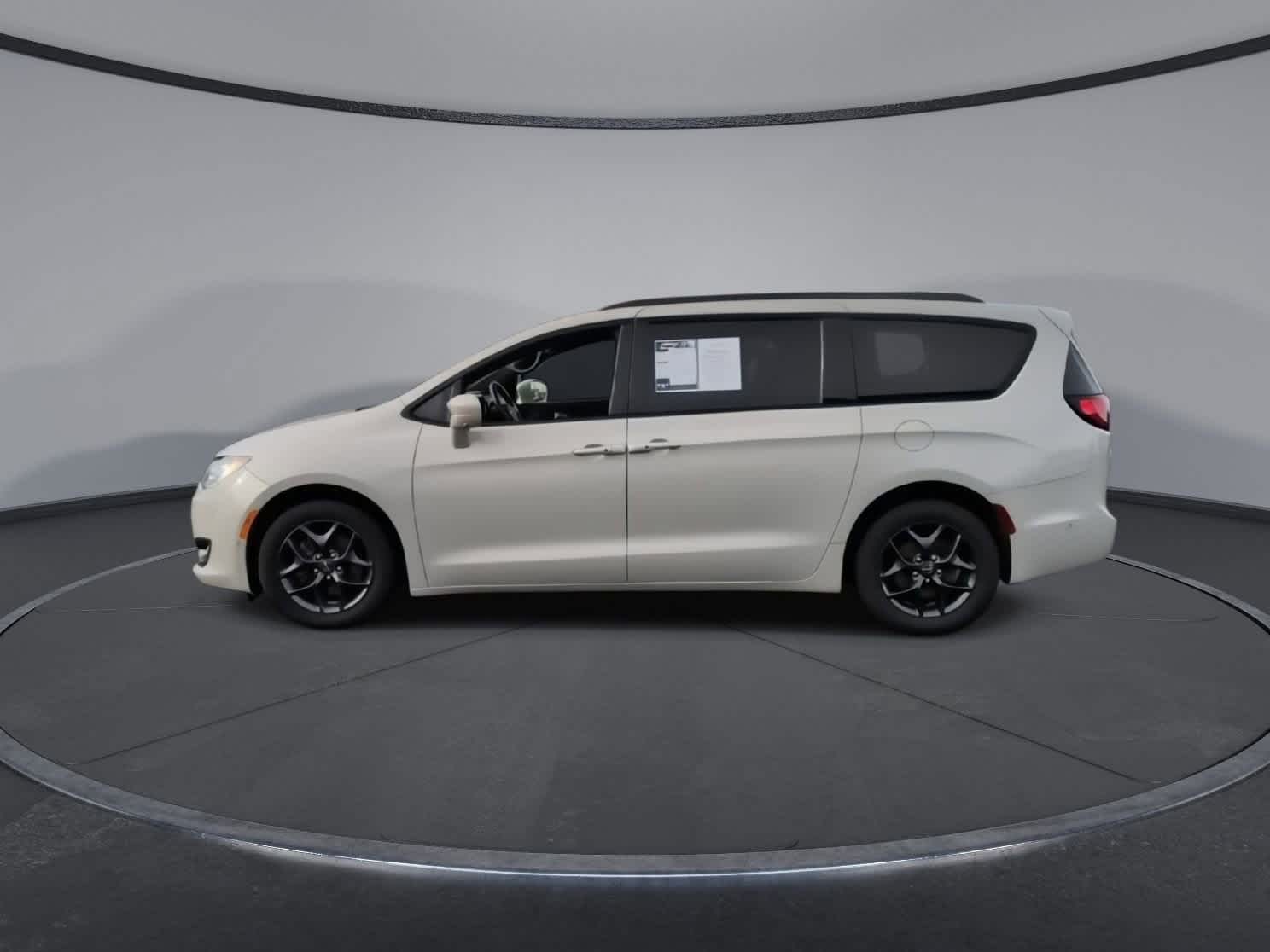 Thumbnail: 2020 Chrysler Pacifica - 5