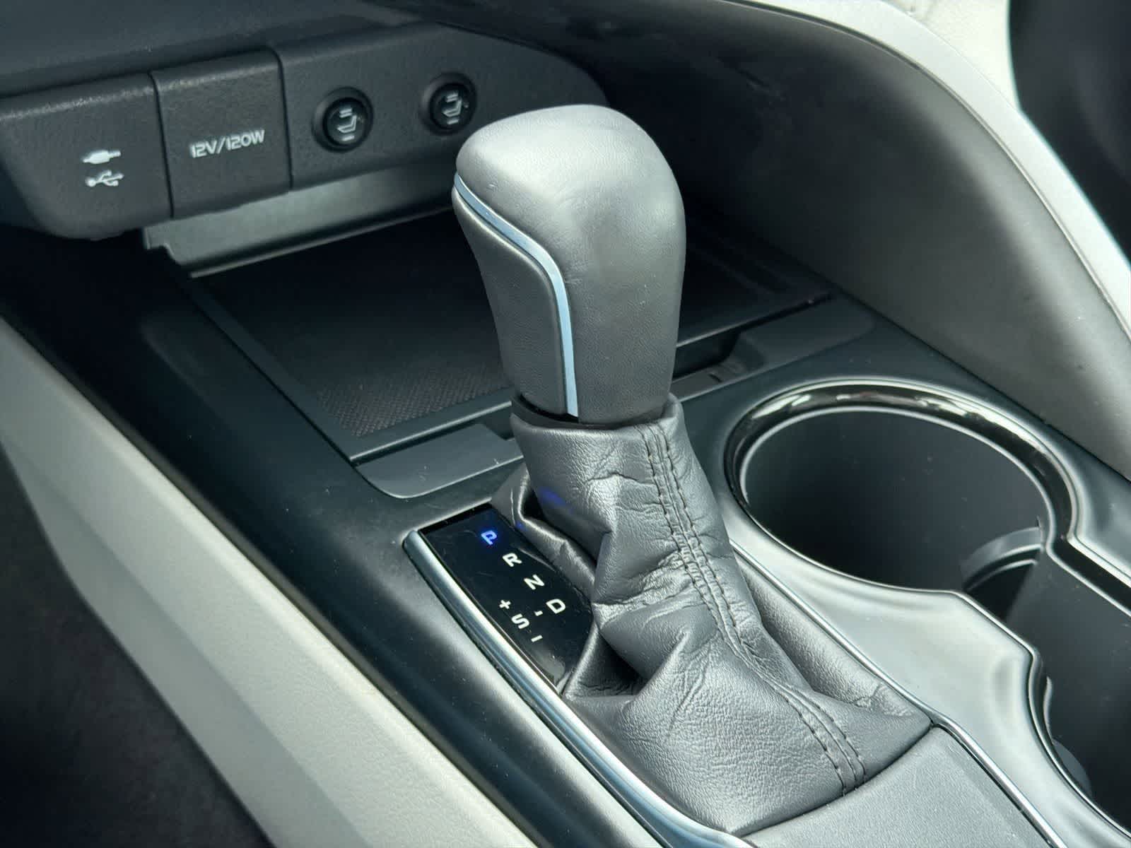 Thumbnail: 2019 Toyota Camry - 32