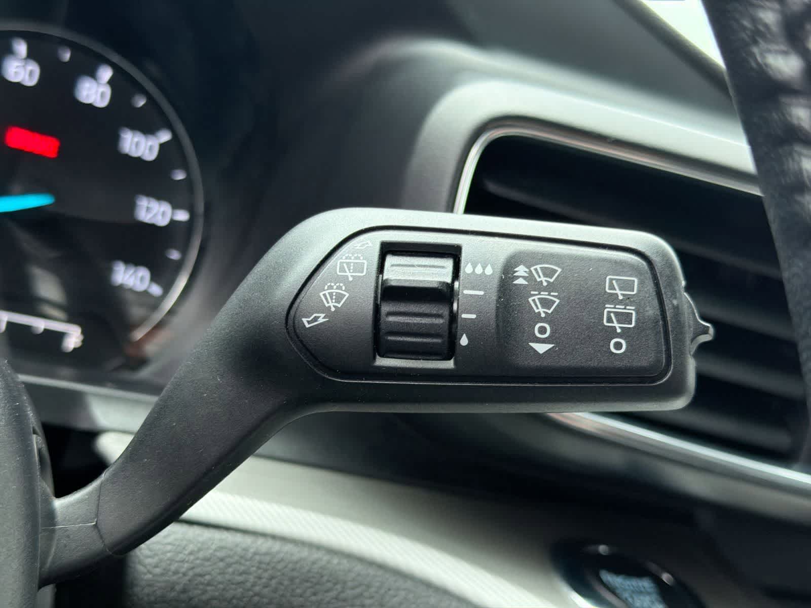 Thumbnail: 2022 Ford Explorer - 26