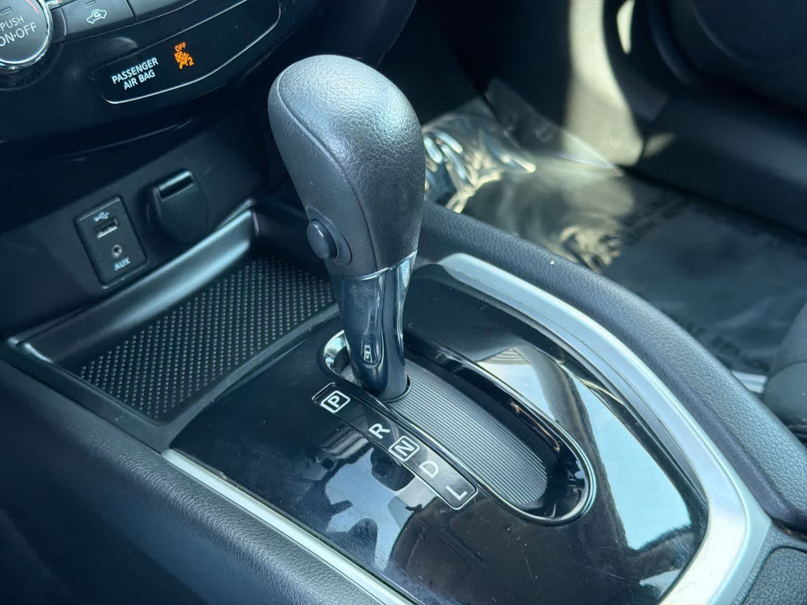 Thumbnail: 2016 Nissan Rogue - 32