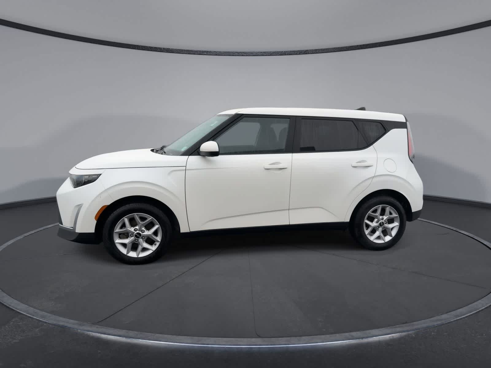 Thumbnail: 2023 Kia Soul - 5