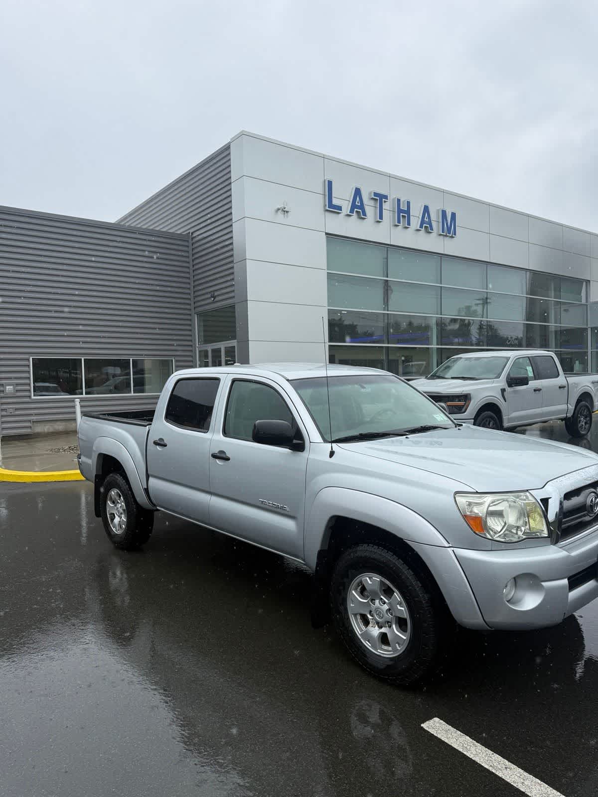 Thumbnail: 2009 Toyota Tacoma - 7