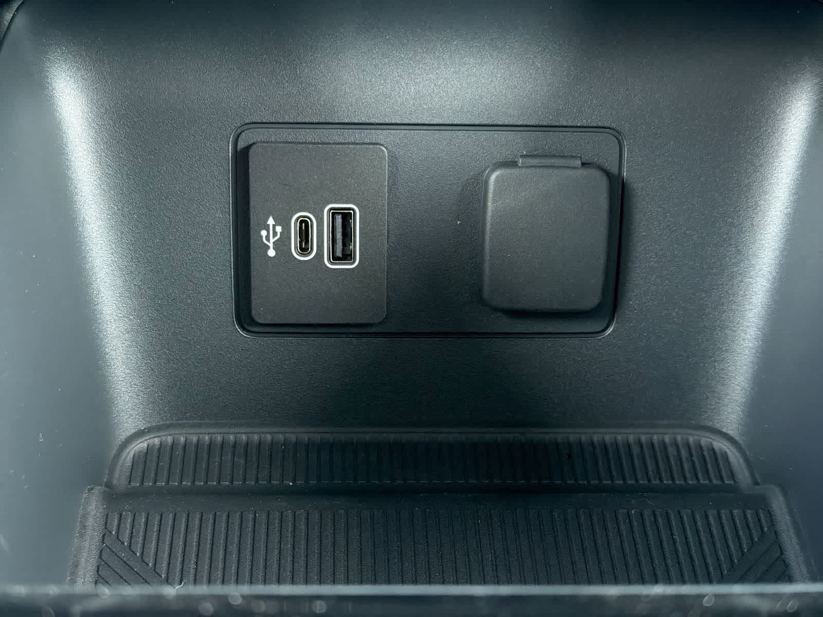 Thumbnail: 2026 Ford Explorer - 34