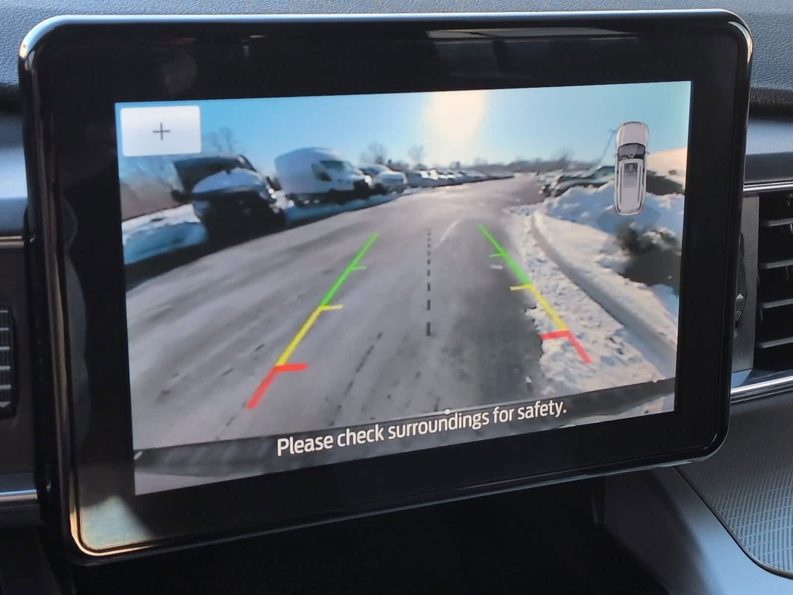 Thumbnail: 2022 Ford Explorer - 32