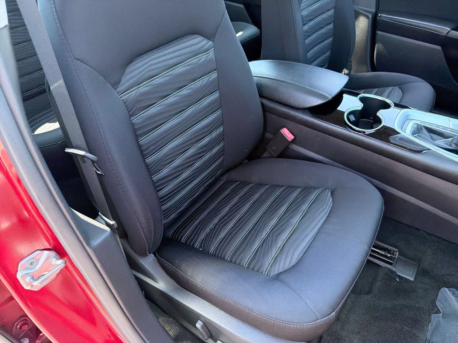 Thumbnail: 2016 Ford Fusion - 21