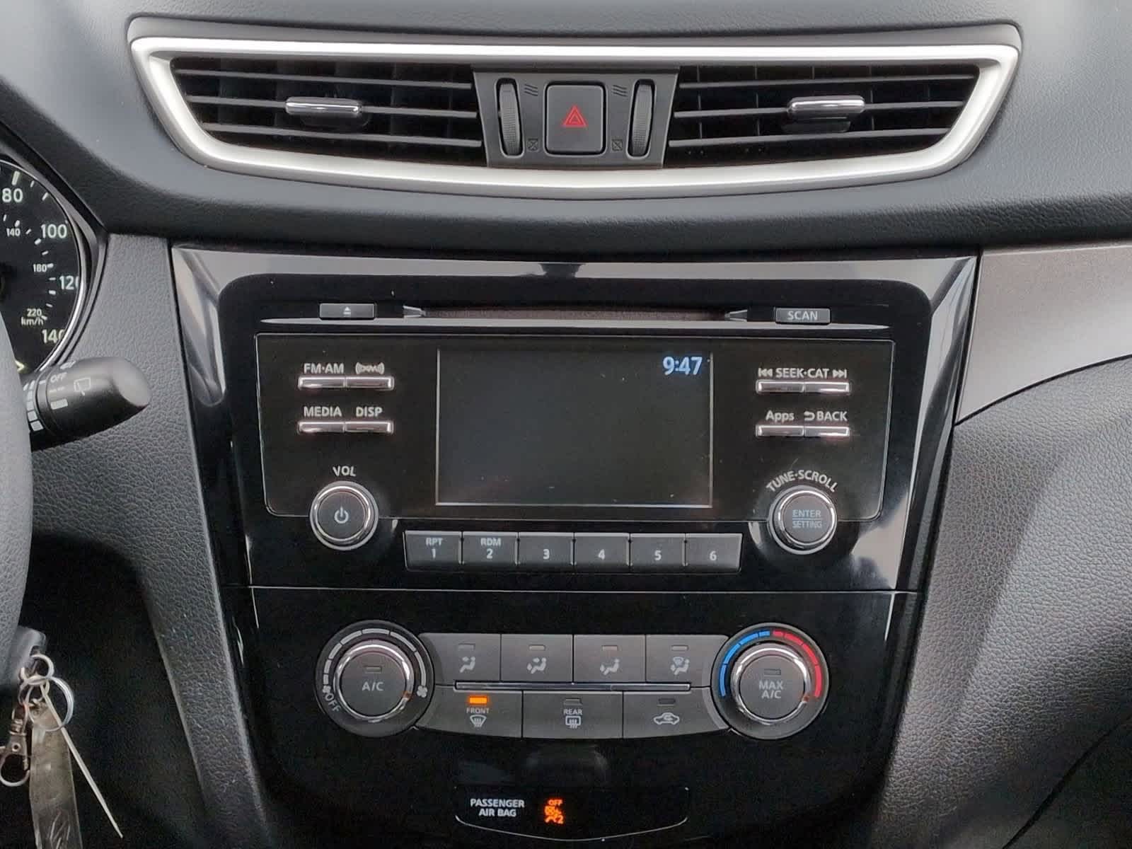 Thumbnail: 2016 Nissan Rogue - 28