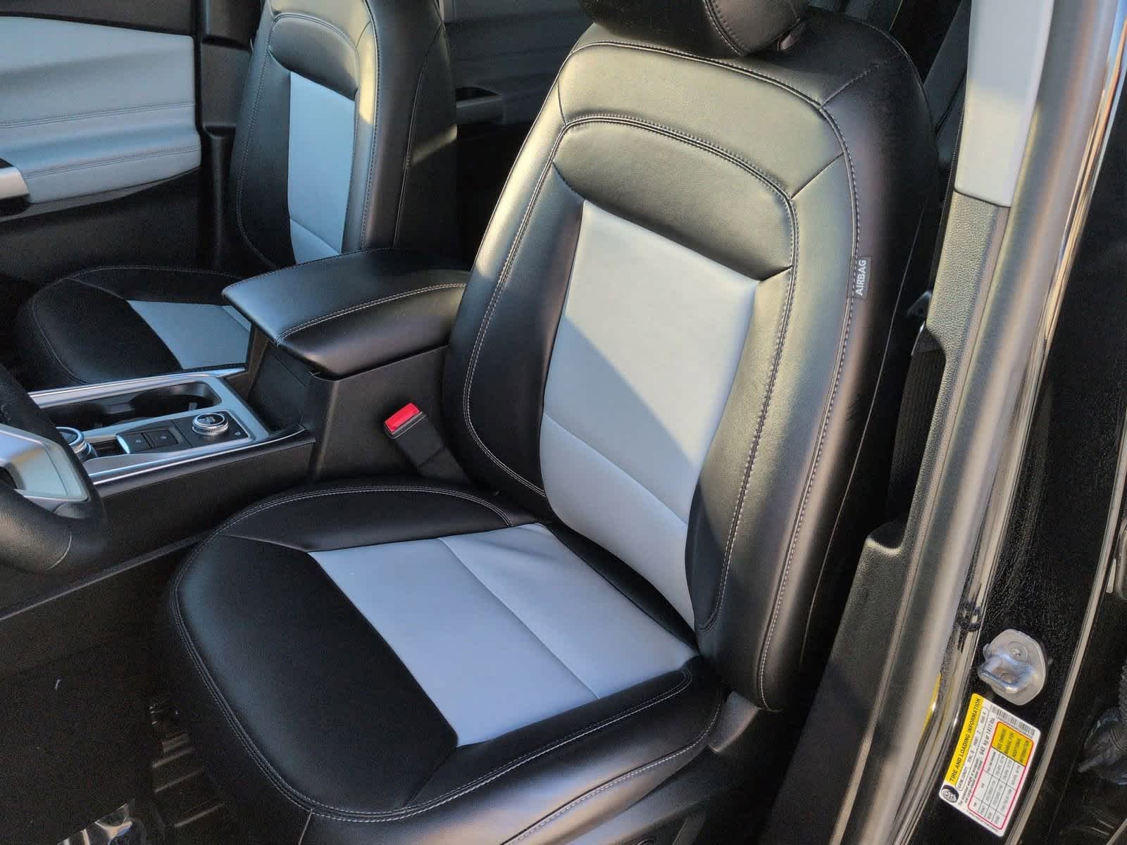 Thumbnail: 2022 Ford Explorer - 17