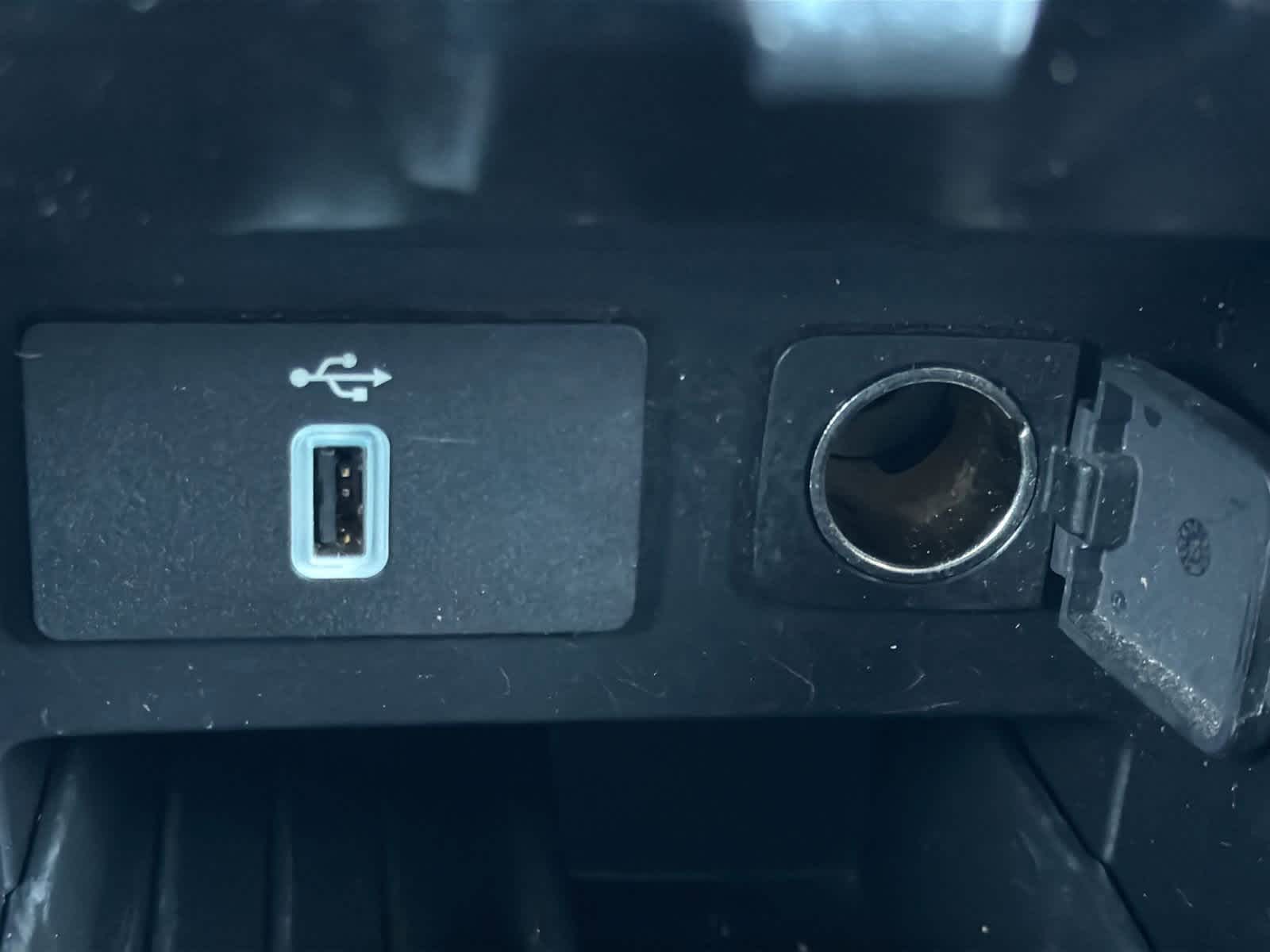 Thumbnail: 2019 Ford Explorer - 31