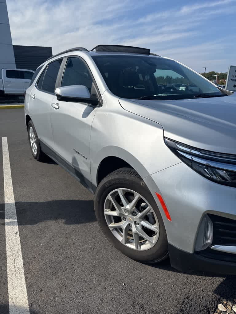 Thumbnail: 2022 Chevrolet Equinox - 2