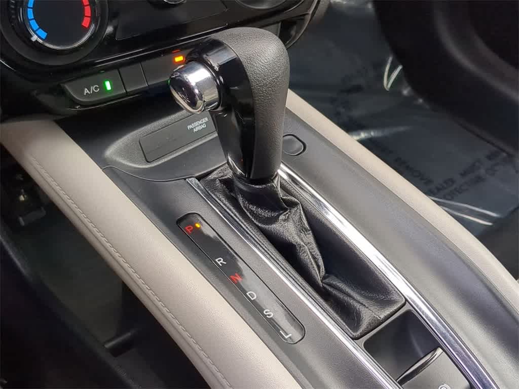2017 Honda HR-V LX 32