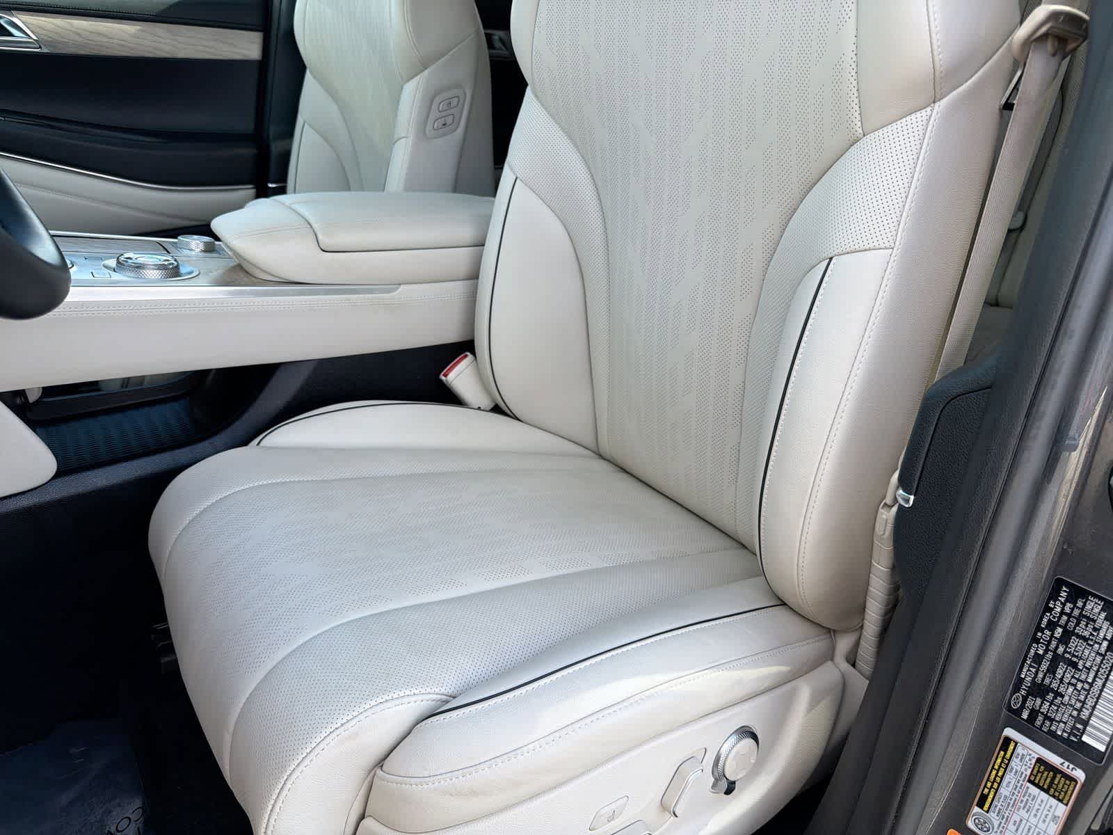 Thumbnail: 2021 Genesis GV80 - 17