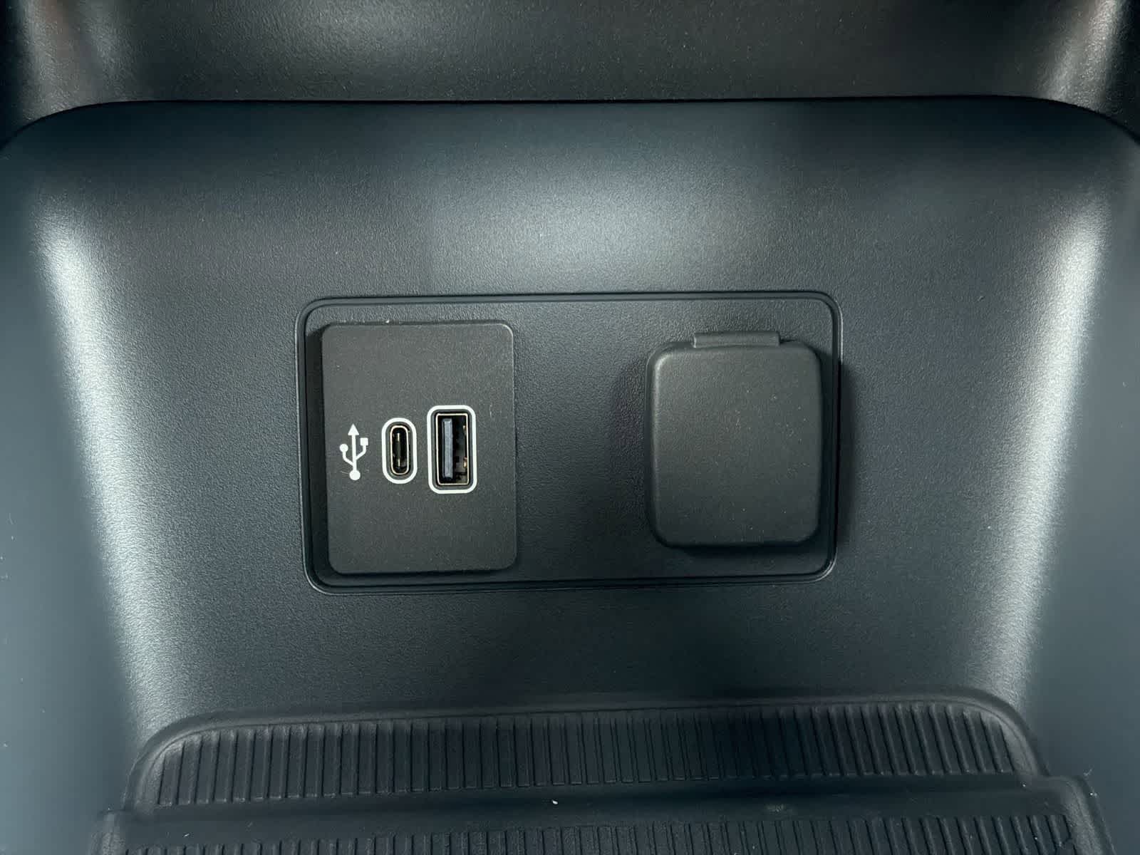 Thumbnail: 2026 Ford Explorer - 33