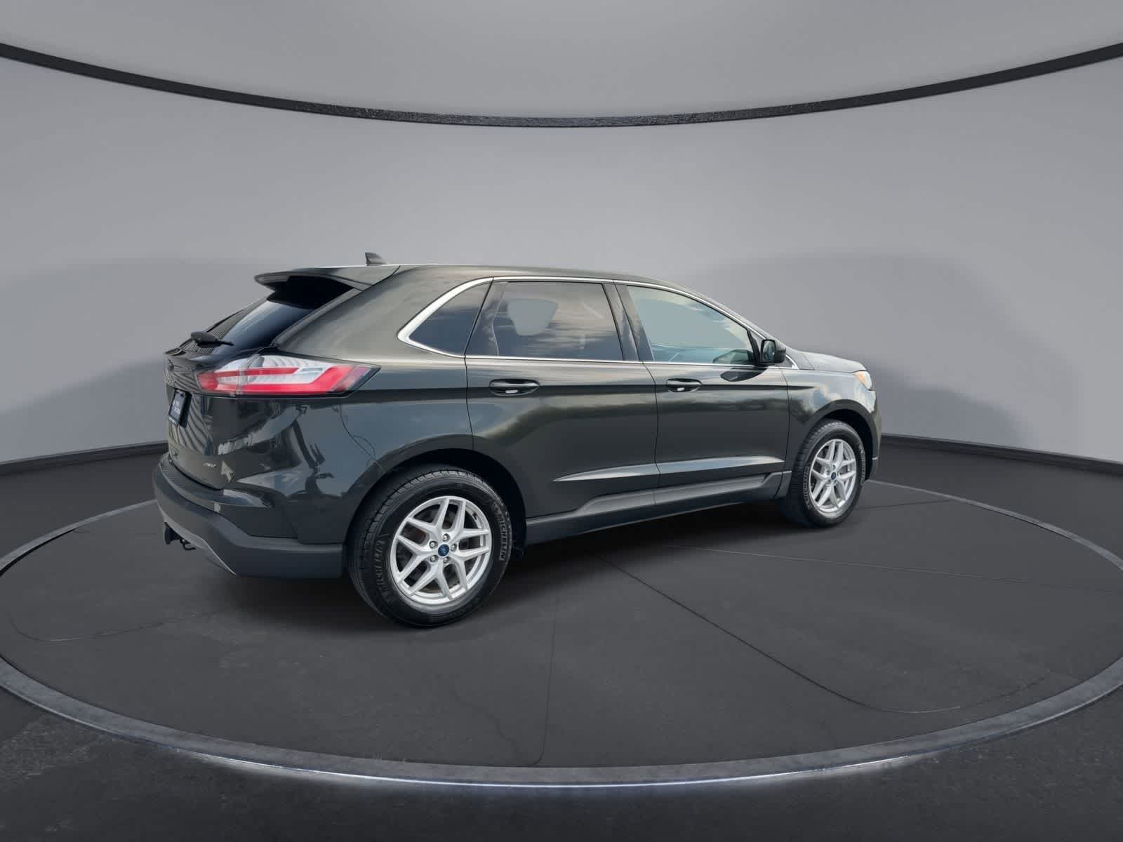 Thumbnail: 2022 Ford Edge - 8