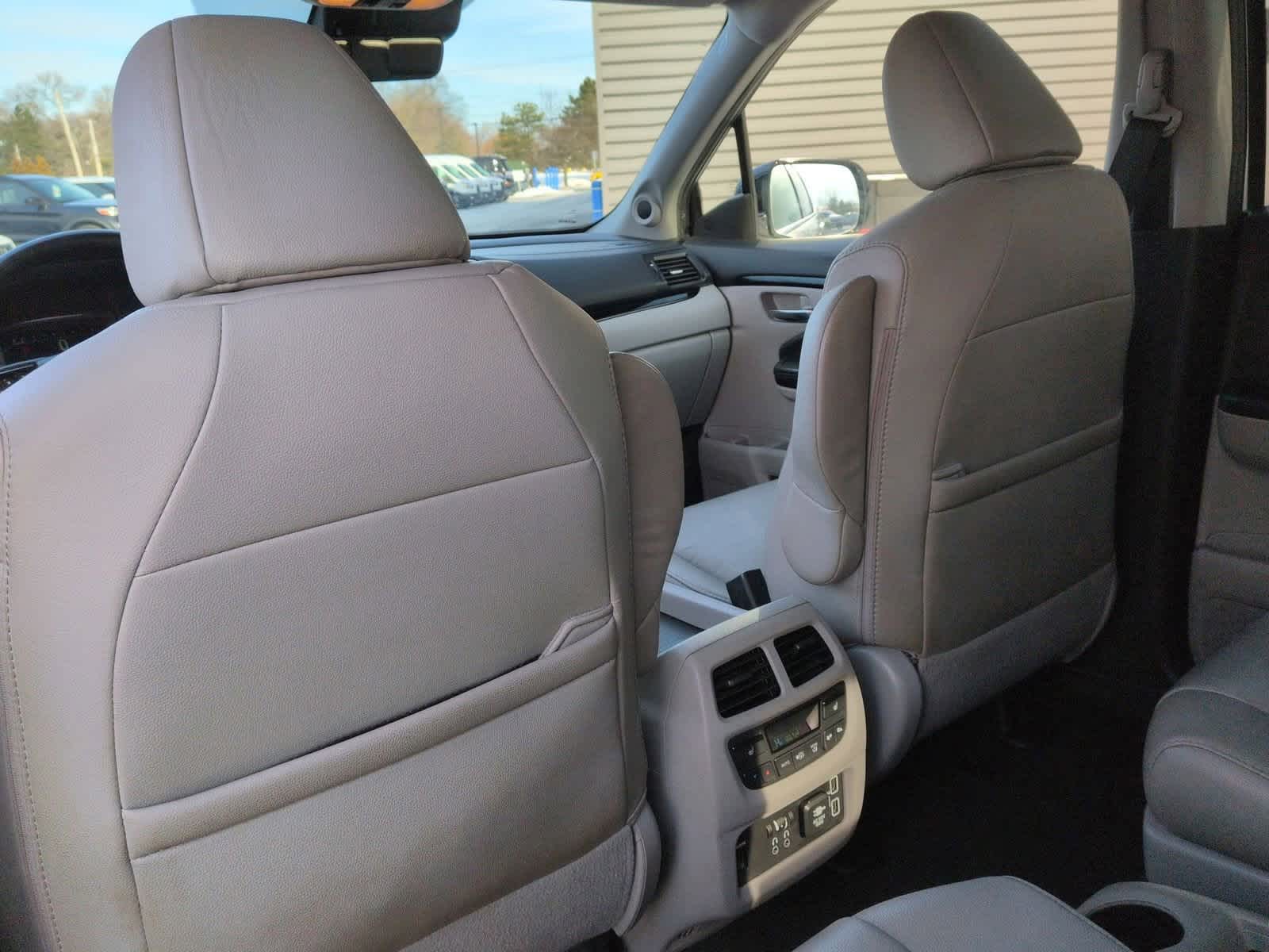 Thumbnail: 2020 Honda Pilot - 19