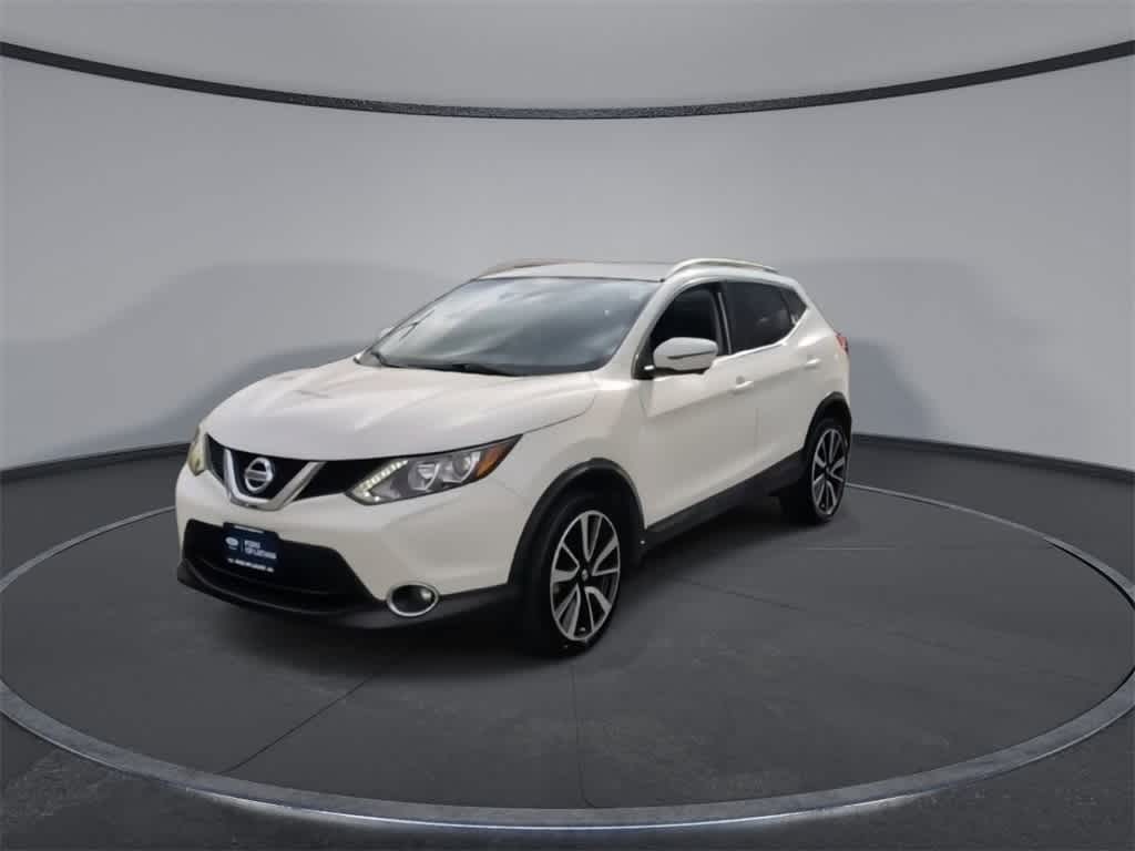 Thumbnail: 2017 Nissan Rogue Sport - 3