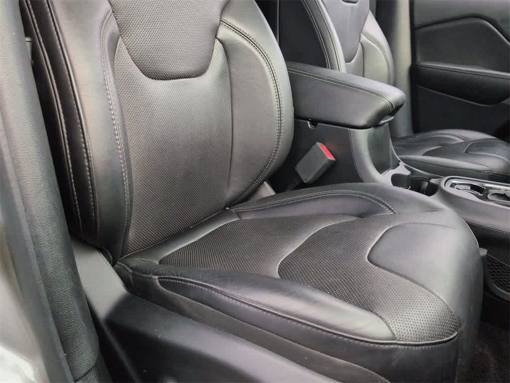 Thumbnail: 2019 Jeep Cherokee - 22