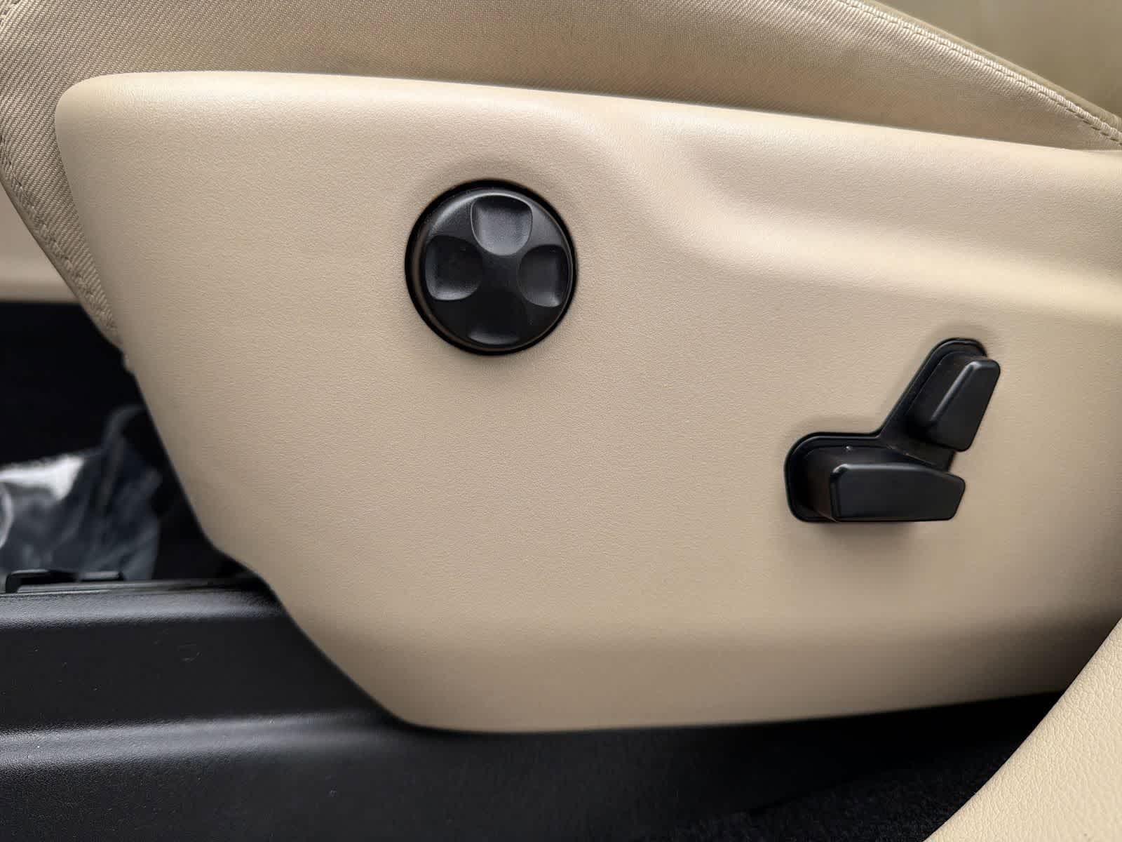 Thumbnail: 2020 Jeep Grand Cherokee - 18