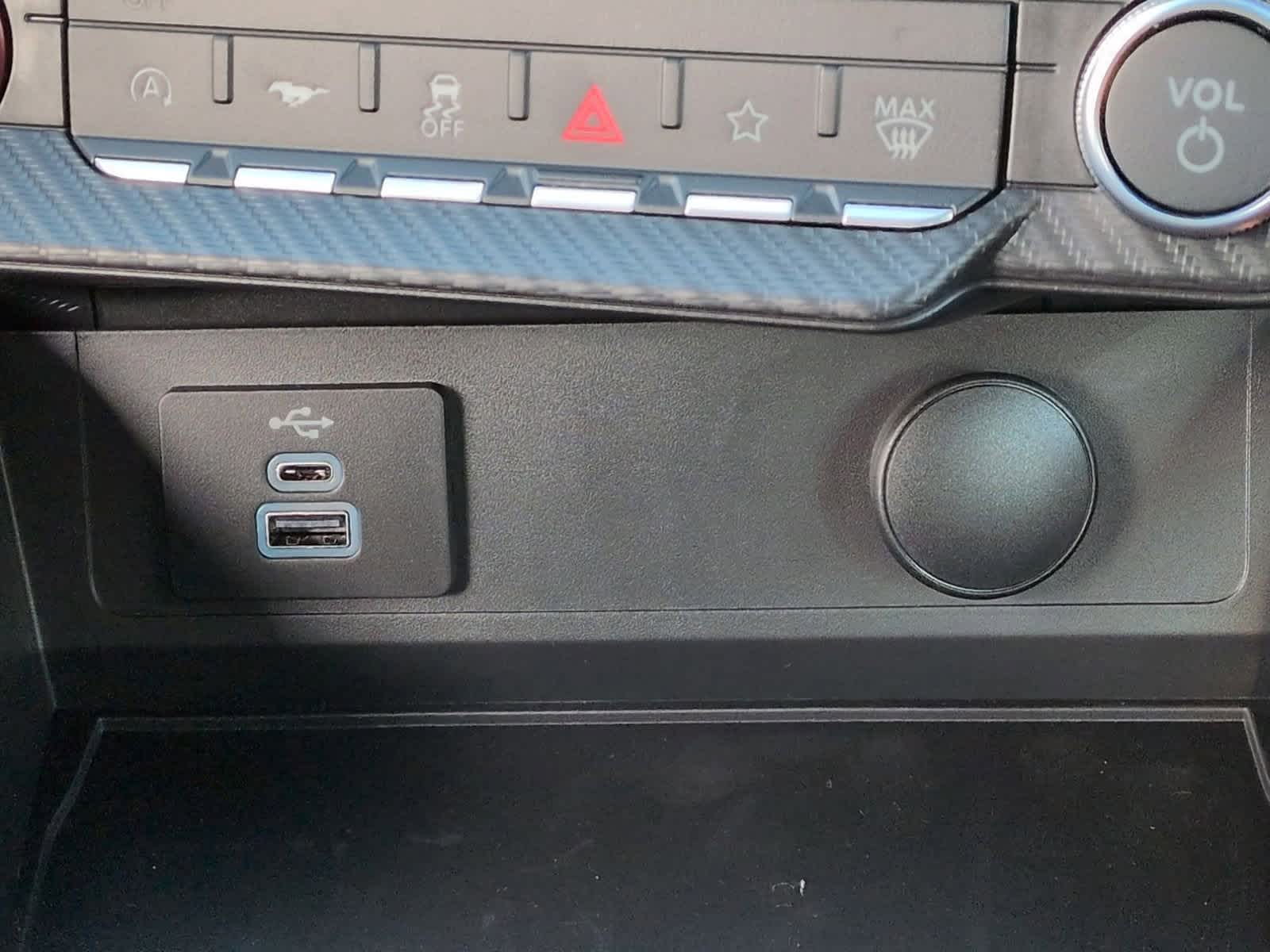 Thumbnail: 2026 Ford Mustang - 32