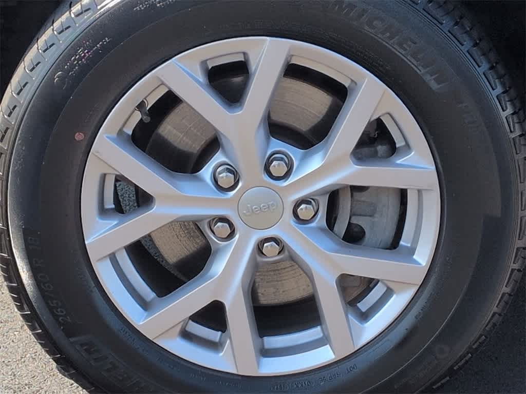 Thumbnail: 2022 Jeep Grand Cherokee - 14