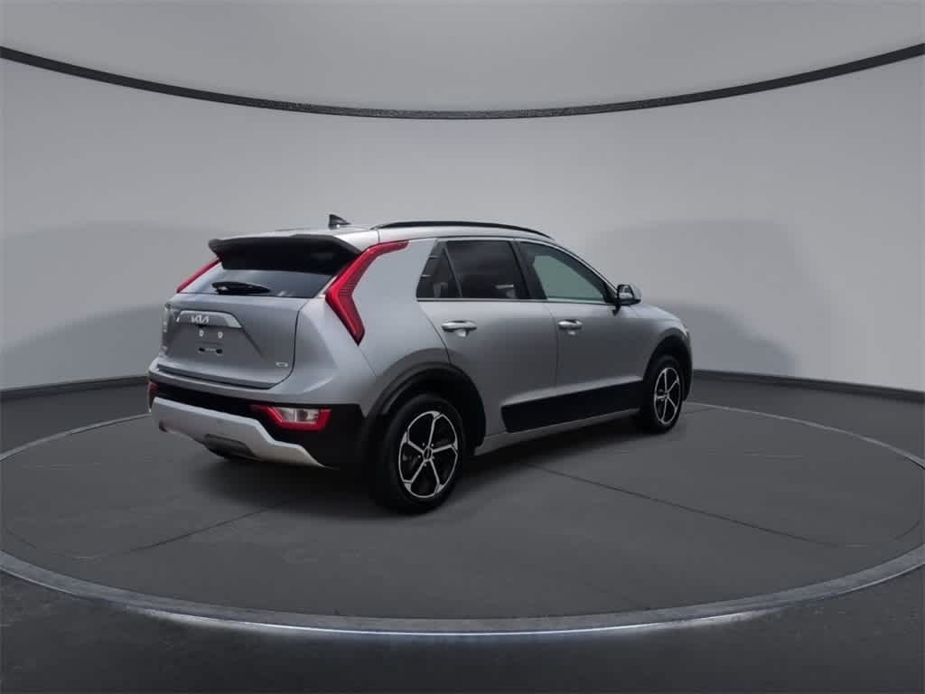 Thumbnail: 2023 Kia Niro - 8