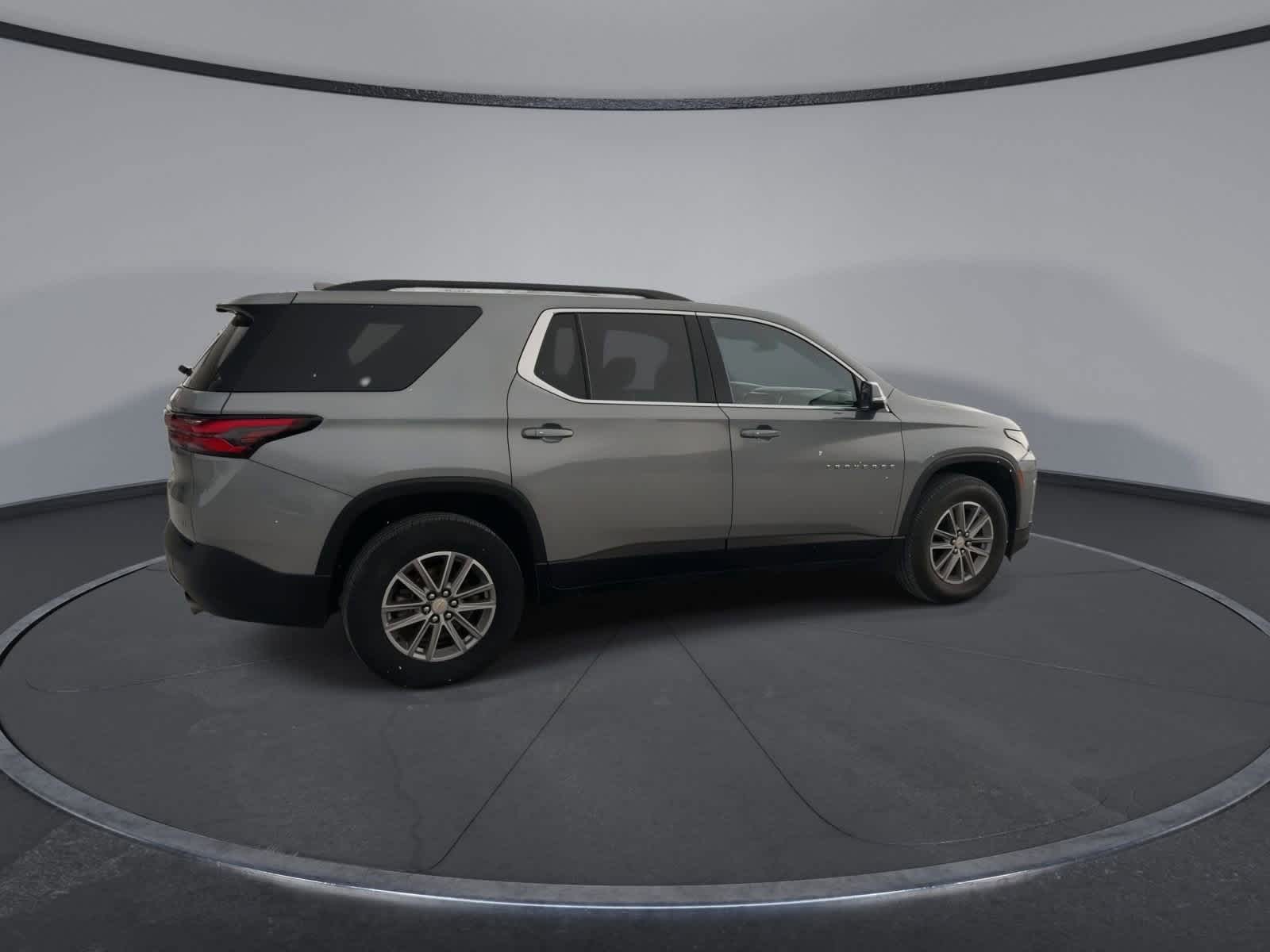 Thumbnail: 2023 Chevrolet Traverse - 8