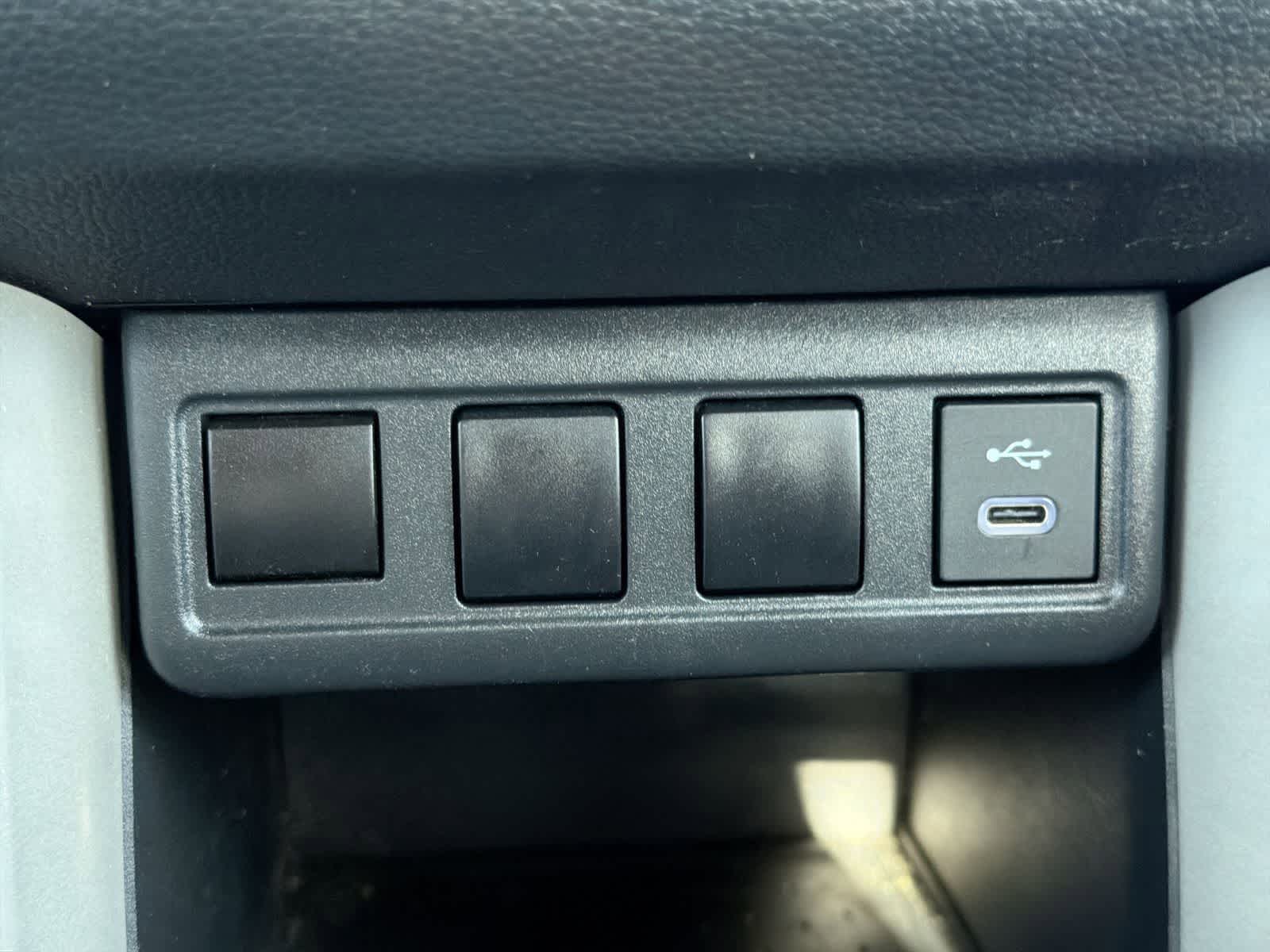 Thumbnail: 2024 Toyota Corolla Cross - 32