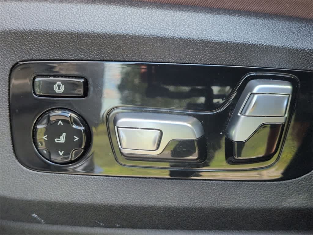 Thumbnail: 2021 BMW X6 - 17