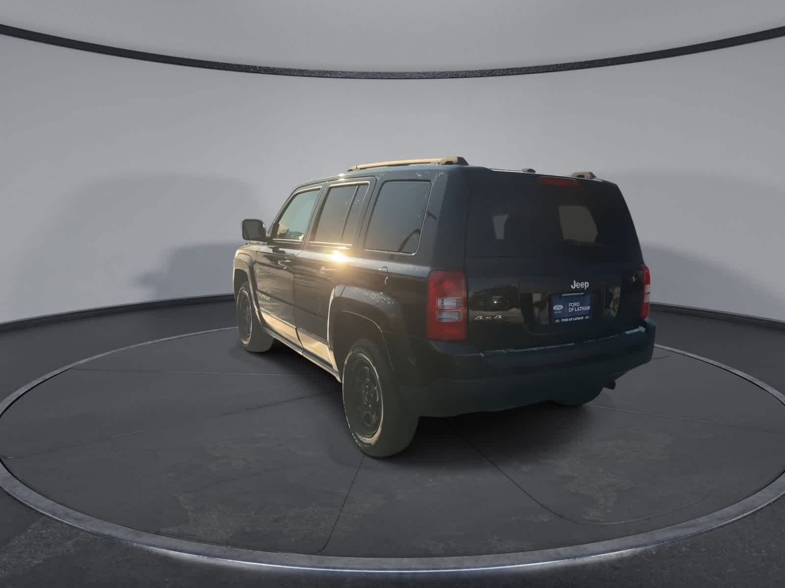 Thumbnail: 2016 Jeep Patriot - 6