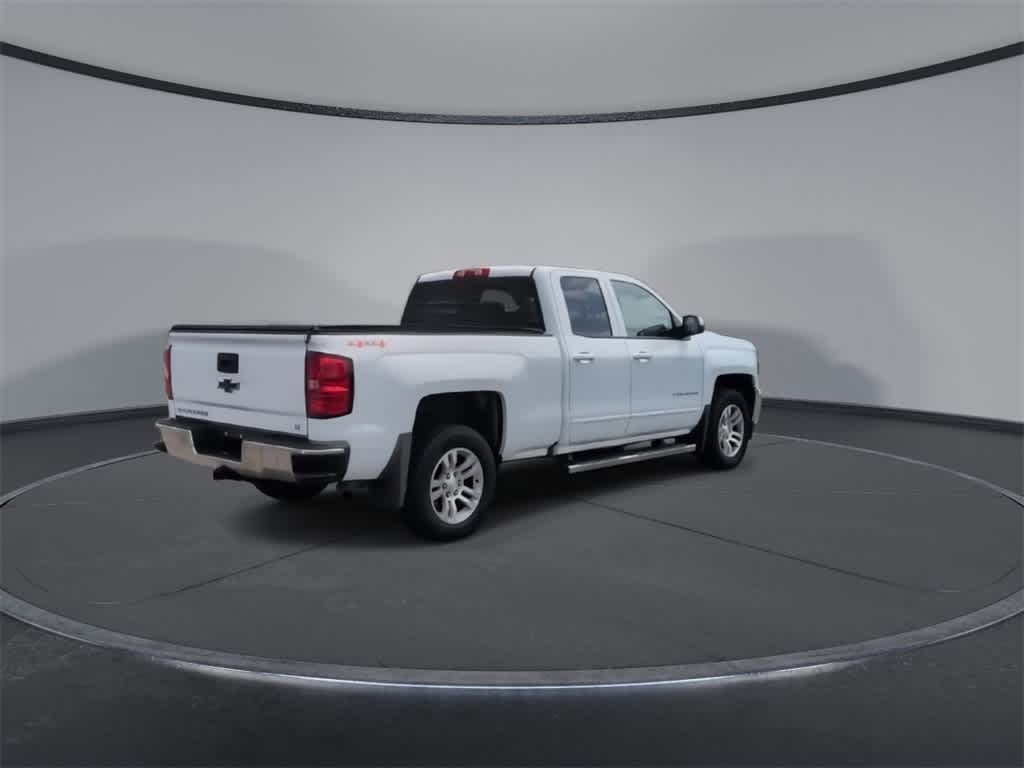 Thumbnail: 2017 Chevrolet Silverado 1500 - 8