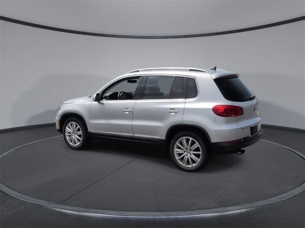 Thumbnail: 2016 Volkswagen Tiguan - 6