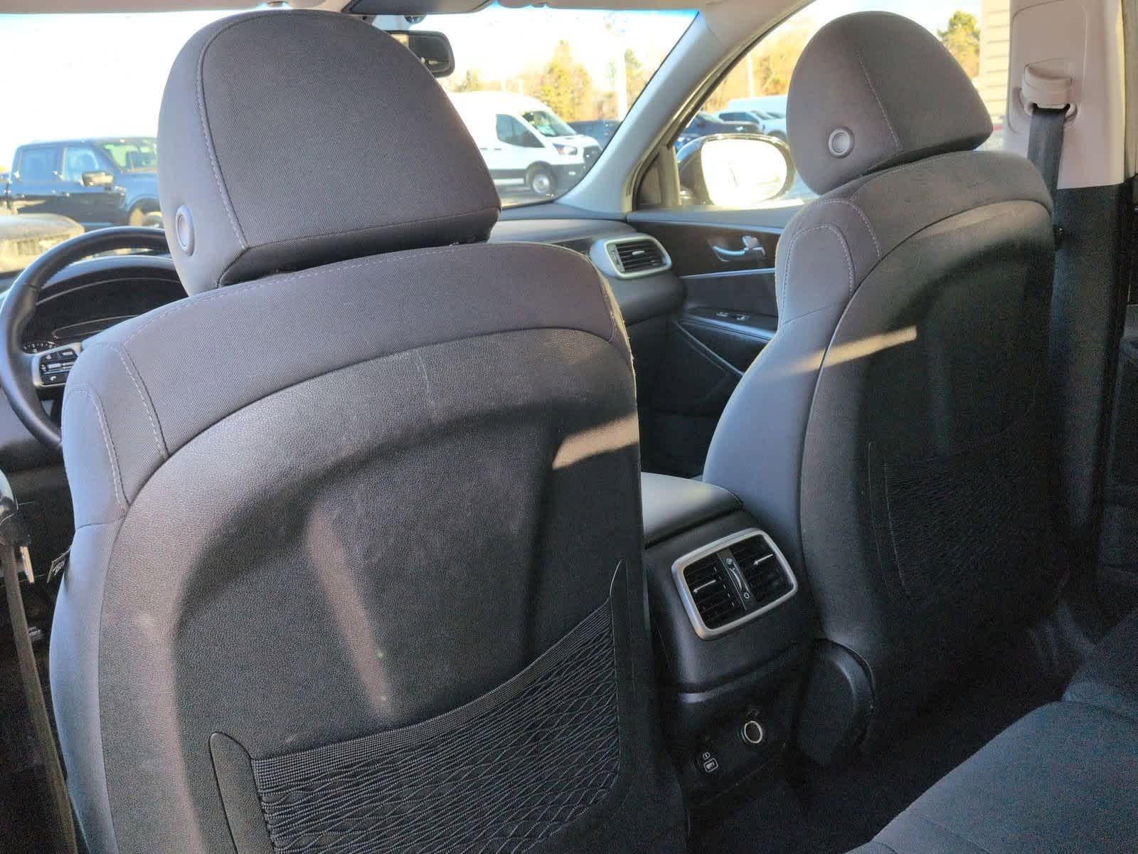 Thumbnail: 2019 Kia Sorento - 19