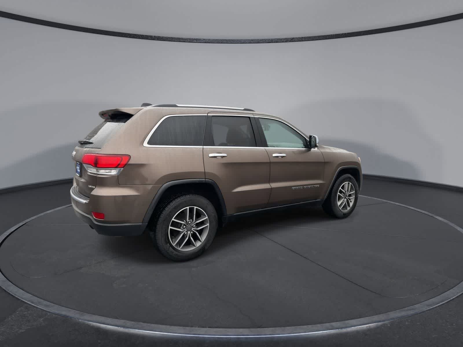 Thumbnail: 2020 Jeep Grand Cherokee - 8