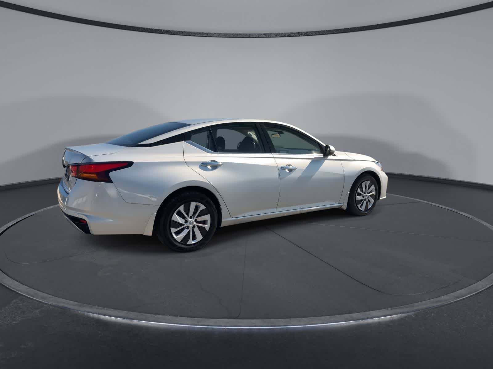 Thumbnail: 2023 Nissan Altima - 8