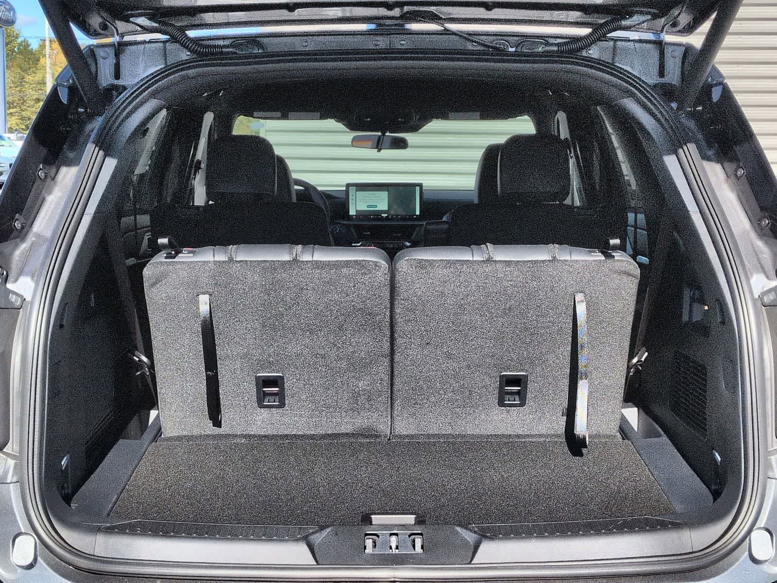 Thumbnail: 2026 Ford Explorer - 35