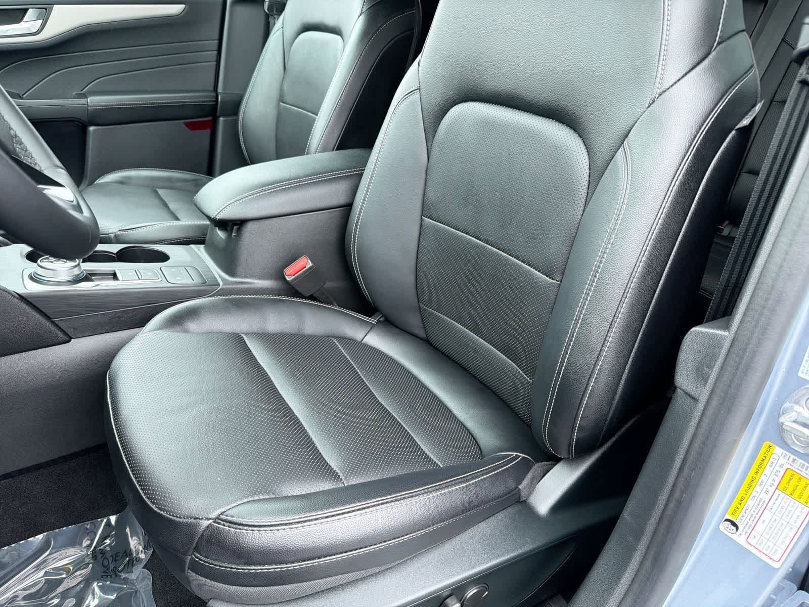 Thumbnail: 2022 Ford Escape - 17