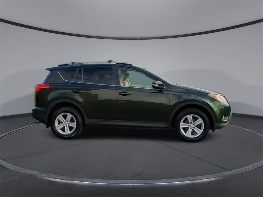 Thumbnail: 2013 Toyota RAV4 - 9